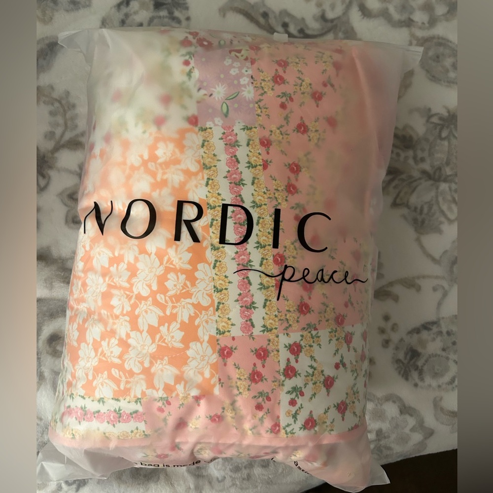 Women's Pink Patchwork Jacket - Picture 9 of 9